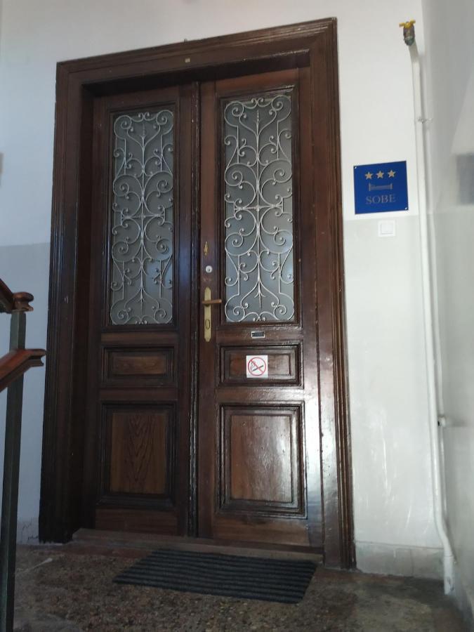 Apartments Todorovic Πούλα Εξωτερικό φωτογραφία